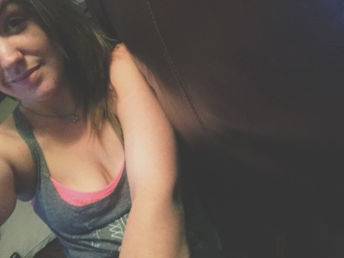sunrise-heart:  Because what else is there to do besides take selfies while your boyfriend cooks?