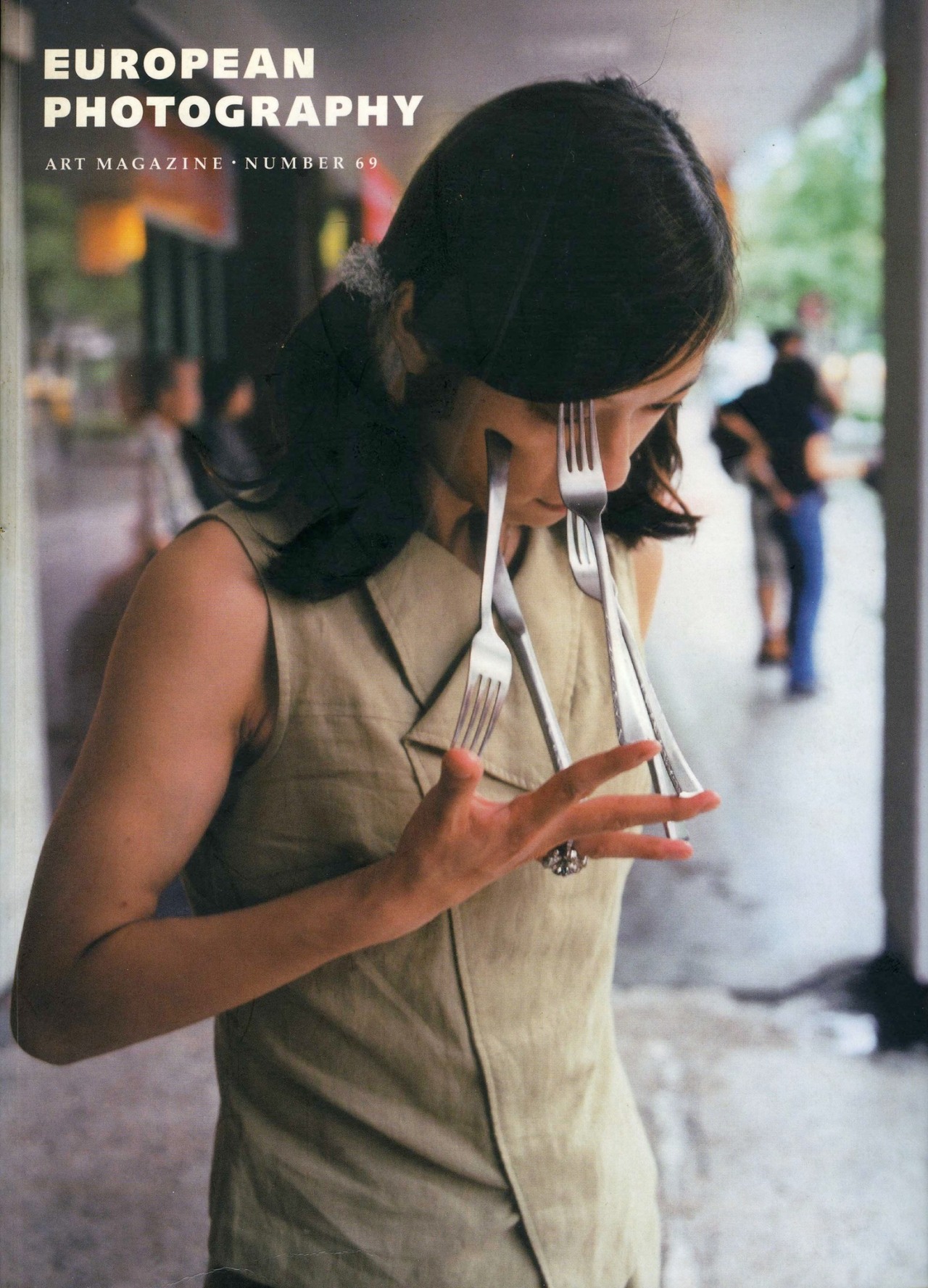 shihlun:  Erwin Wurm, One Minute Sculptures (Outdoor Sculptures Taipei), 2000. 