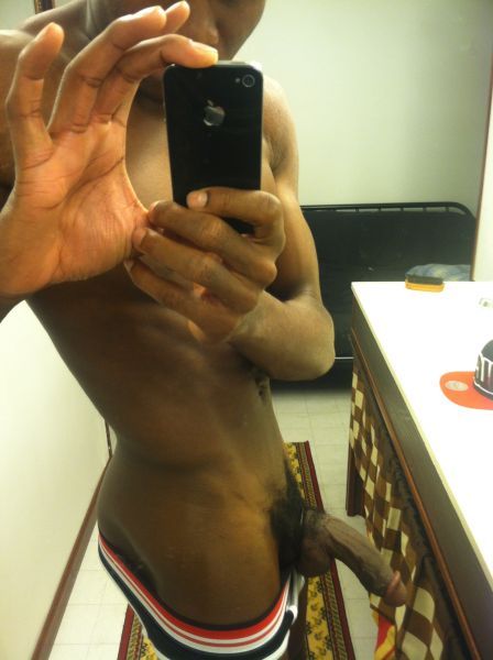 tbhitismackdamost:  drk0313:Darkskinnedsexxxboi  Hangtime &amp; Pe'nile® Featuring