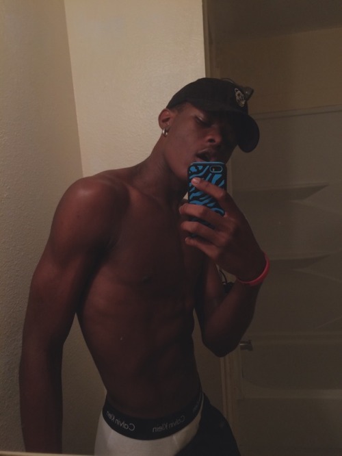 javonnie:  Kiss Me  😌