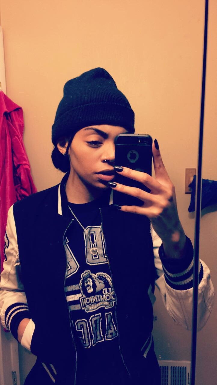 brxttvni:When you tired of your man, gimme a call. 🤘🏽