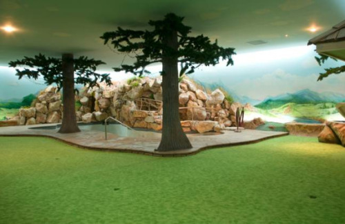 beautilation:   Home that’s for sale for only 1.7 million dollars. It boasts a luxury 15,200 sq ft bunker that’s 26 feet underground with fake grass and simulated night and day.   oh god reminds me of that movie “Blast From the Past”