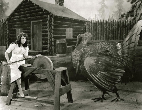 ilovedamsels1962: Mary Philbin with her giant turkey….1920′s