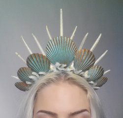 angelkaiser:  wickedclothes:    Mermaid CrownsEvery day you wear this crown you are officially undersea royalty.  You can rule the watery world while looking cute in the two-legged one. Sold on Etsy.    dreampets because youre queen of th sea