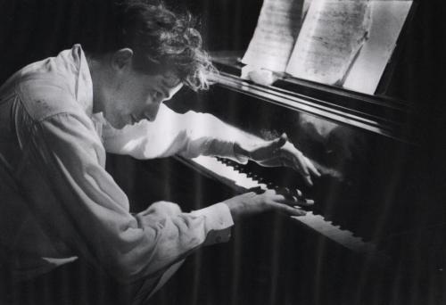 clipout: Glenn Gould, 1956 (photo by Jock adult photos