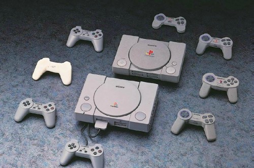 paulvonslagle:Initial prototypes for the Sony Playstation. 