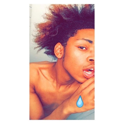 phreakygeminidgaf:  #Submission by @lovequenterius  Instagram: __quenterius SnapChat/Tumblr: lovequenterius