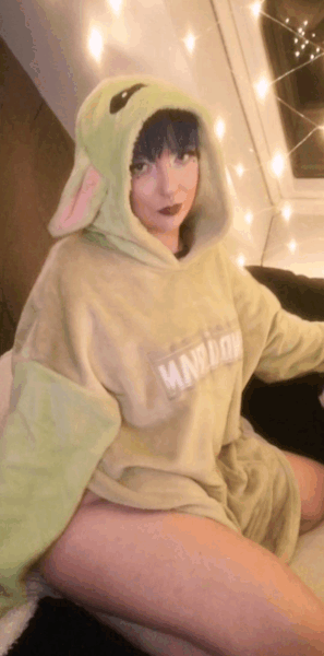 satans-knitwear:Cuddle meeeeee. 🥺🥺Treat me ~ Tip me 