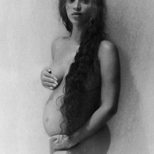  Beyoncé Knowles-Carter’s poetry discussing motherhood and pregnancy.