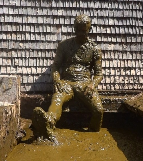 farm-worker:Ich bade gerne in Scheiße, willst du mitkommen?I like to bathe in shit, do you want to come with me?