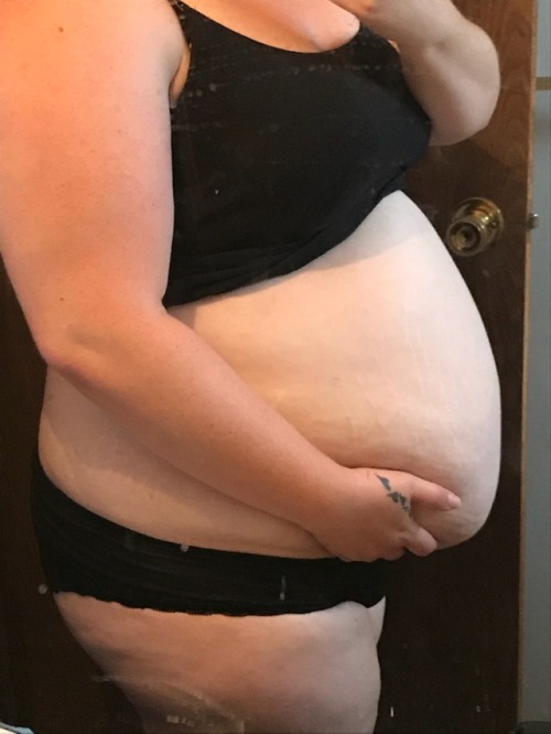 plumplittlepeach:Long time, no update… But since I’ve been absent, I finally got my belly button pierced and passed up the 240 lb mark to reach my highest weight ever. Sadly, being super sick last week knocked me back down, but I’m in a hurry to