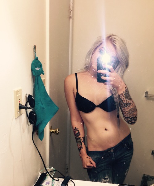 hounds0f-anubis:  Body posi af tonight