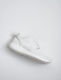 shoe-pornn:  Nike Roshe iD-Triple White.