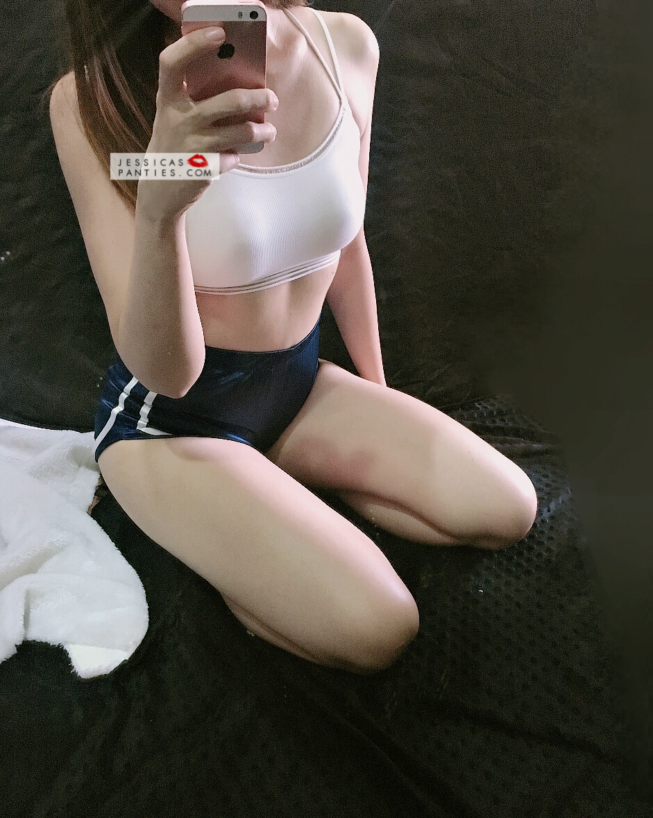jessicaspanties:  Casual FridayHello my hungry wolves, we meet again. So how this