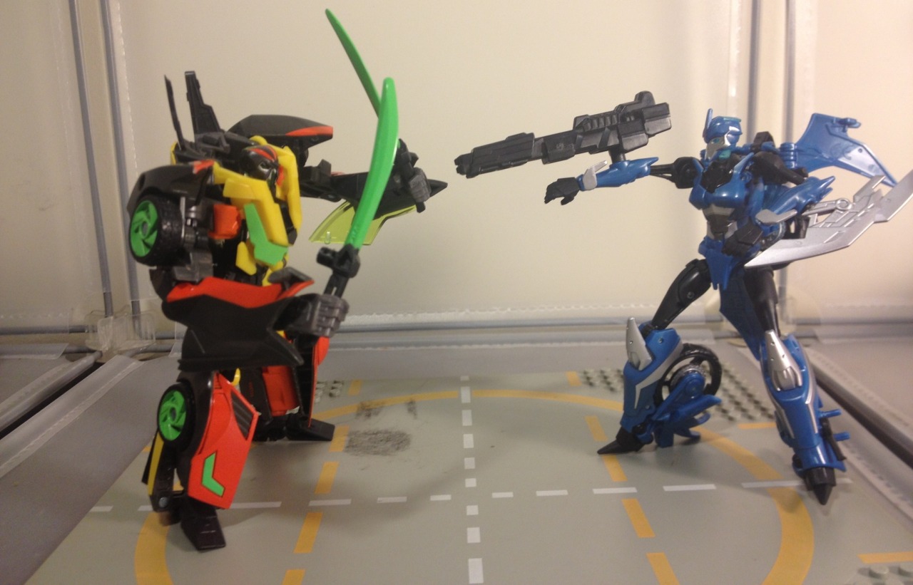 jimclassicstoycollection:  My latest haul over the weekend.  Transformers: Prime