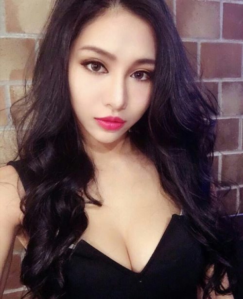 Asian lady with nice curly hair, from lexington. ID:691061 #cuteasian &ndash;&gt;&gt; ht