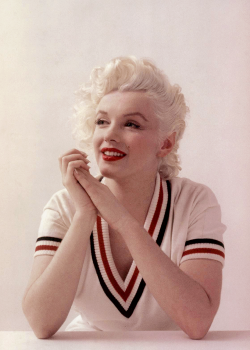  Marilyn Monroe photographed by Milton Greene, 1955.  