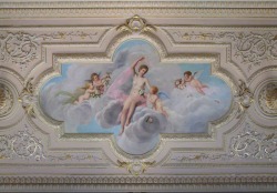 day-and-moonlightdreaming:Beautiful ceiling in pastel and gold from a palace in Estoi. Build in the 18. century.