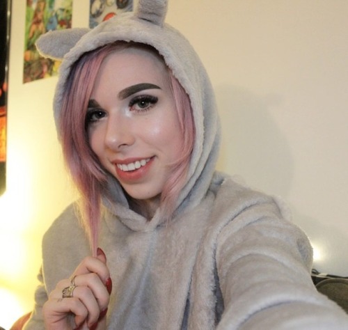 The problem with dyeing your hair is you can always tell when the photo is old sweater from @edm_moo