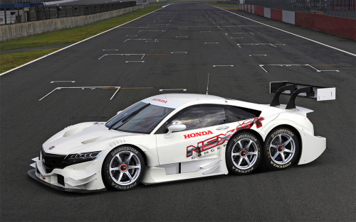 Honda has unveiled the NSX CONCEPT-GT, a racing machine to enter into the GT500 class of the 2014 SU
