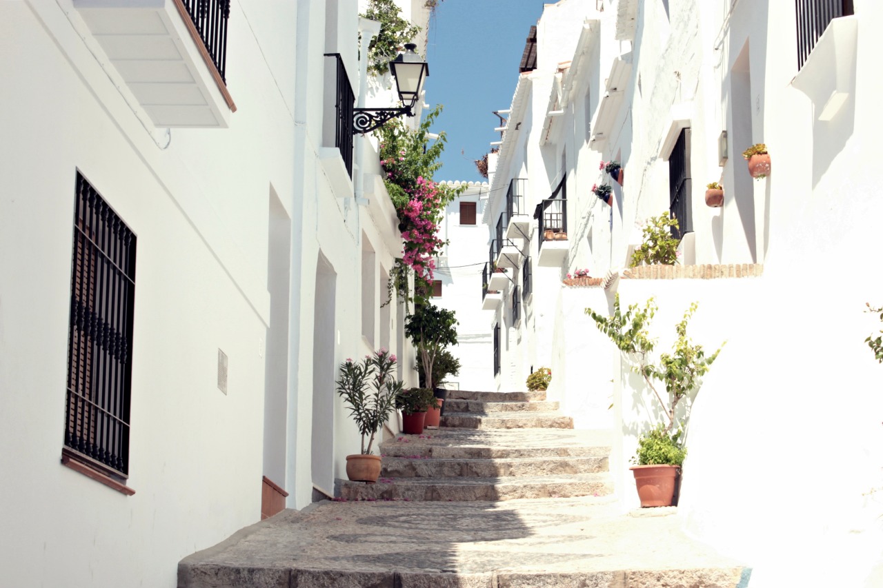 travelingcolors:  Andalusian white towns: Frigiliana, Málaga | Spain (by Nacho Coca)