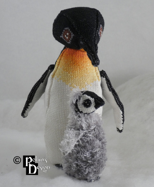 My first attempt at making 3d cross stitched birds. I give you my take on emperor penguins. Benedict