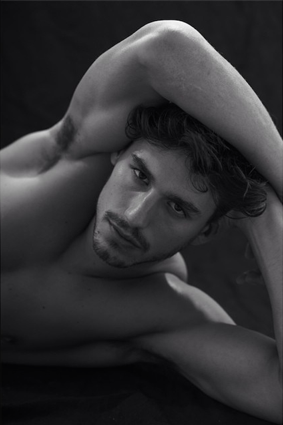 elegantmales:  Mariano Ontanon