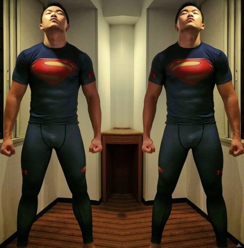 superhero-cosplay-cuties:  Cute guys dressing