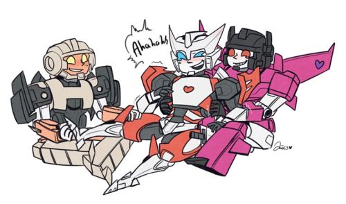 alba-aulbath:  aircommanderp:   happy tiny robot OT3 tickling yeh  _________ Gsgdgdgd holy crap rekka thank you omfg so cute imuh die  AW MY GAWSH