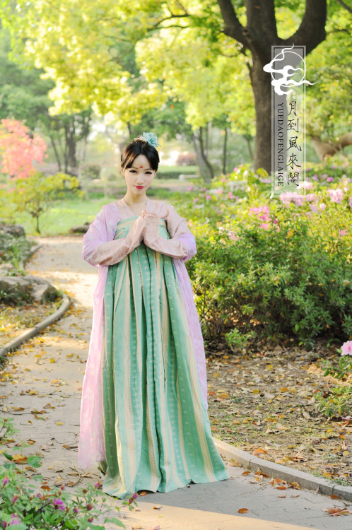 fayred212: 汉服-齐胸 hanfu-qixiong The design of the  Tang dynasty