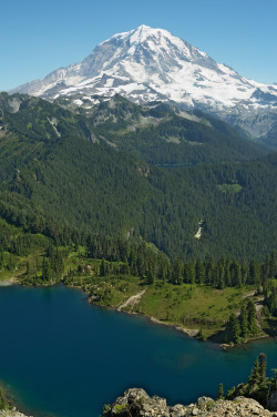 de-preciated:  Mt. Rainier and Lake Eunice (by djenkinson00) 