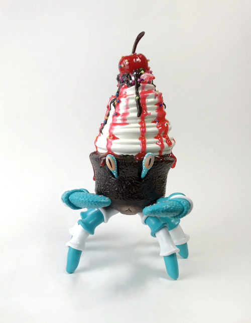 everydayoriginal: Fudgy Brownie Crabcake by Corina St. Martin Cute and sweet it’s a brownie tr