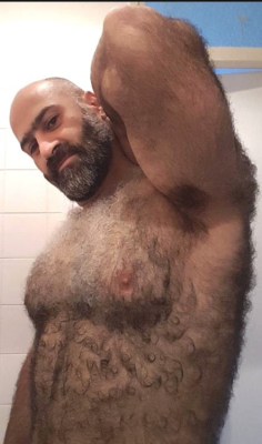 Porn photo hairyobsessionss:Daddiction Hairy familly