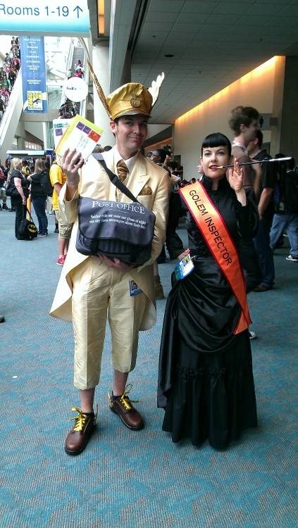 anoia:i will post more from SDCC later but this was my favorite cosplay I think.  They gave out Ankh