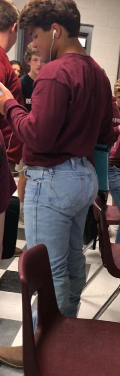 thewranglerbutts: Wrangler The Sexiest Jeans Ever MadeWrangler Butts drive us nutsFOLLOW ME:t