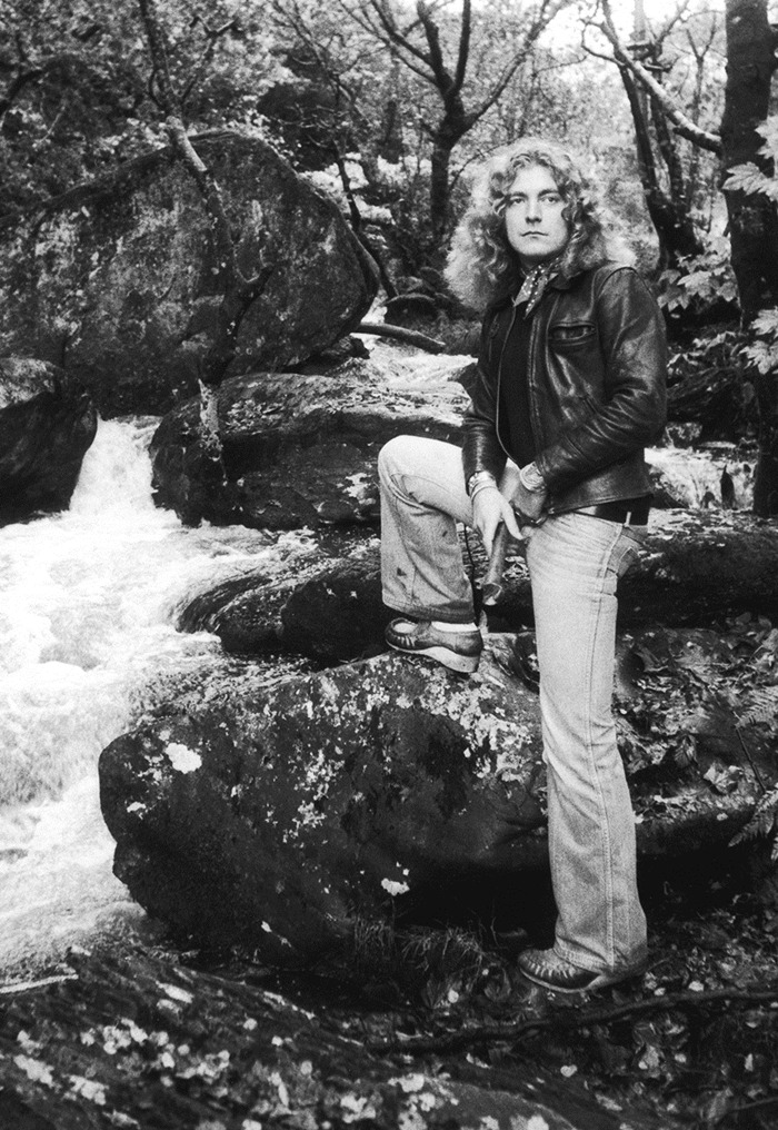 babeimgonnaleaveu:  Robert Plant photographed by Terry Spencer in Wales, 1976.  