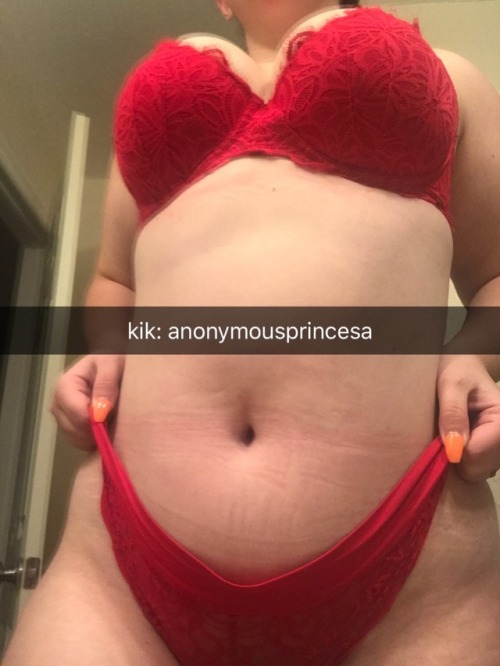 anonprincesa: someone hmu  (selling only)
