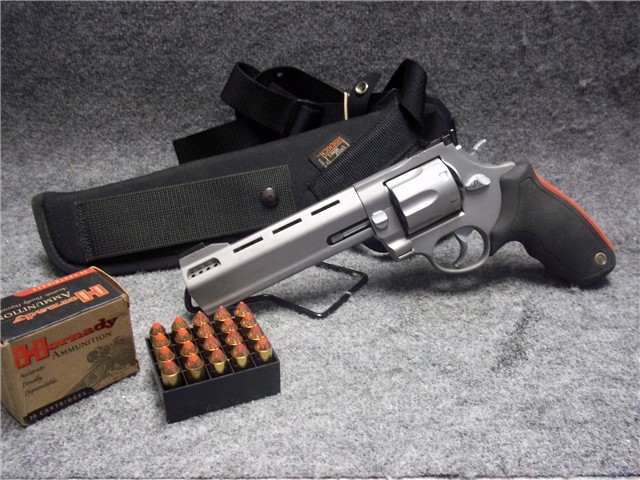 gunrunnerhell:  Raging Bull 41 A rather rare member of the Raging Bull family, this