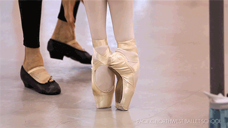 pnbawesome:  PNB’s Summer Course 2014 Pointe Class