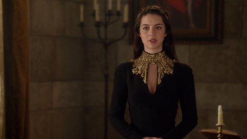 REIGN 1x22: ADELAIDE KANE wearing ALEXANDER MCQUEEN (fashion-of-reign.tumblr.com/post/81