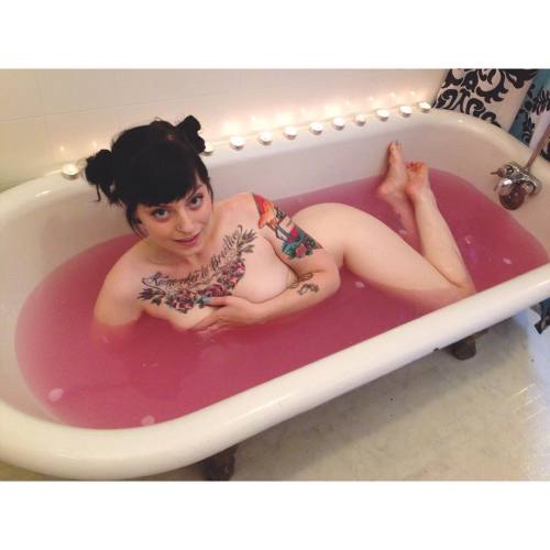 from early this morning shot by my boo @keziahopeful #suicidegirls #YVRSF2015 #bathtime #newset #pho