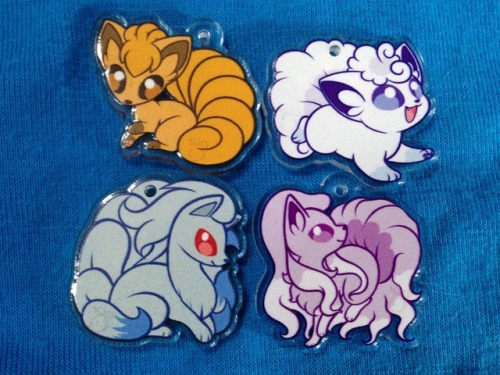 goldmouse:  Double-Sided 1″ Acrylic Vulpix and Ninetales Charms Available on Etsy!! These char