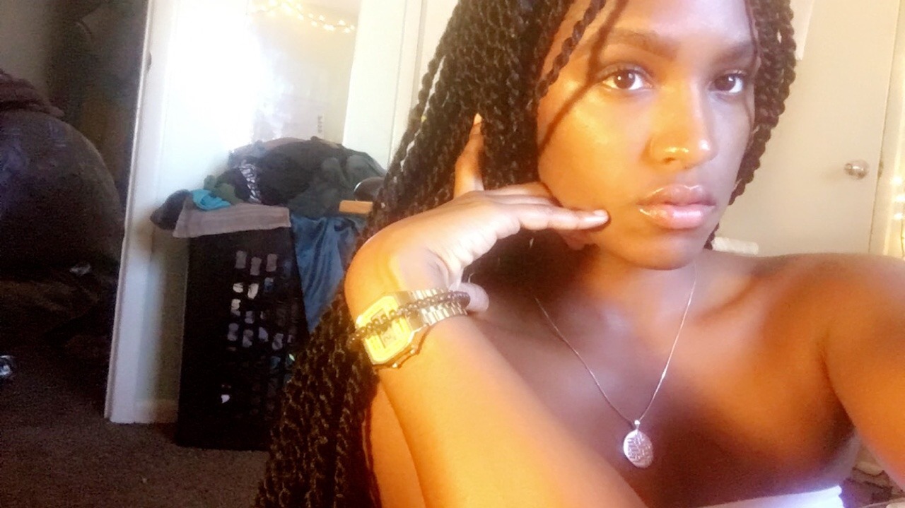 nique-at-nite:  lanadiaries:  Sleep on me and I just keep re-blogging my own shit🤷🏽‍♀️😛