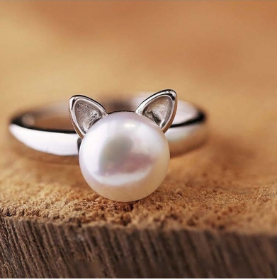 numberonerunawaystudentfan:  Adjustable Fashion Rings.  Colorful Titanium Ring   Cat Ear Ring  Cute Pearl and Cat Ear Silver Ring   Cat Shaped Silver Opening Ring   Feather Opening Silver Ring   Women Sweaty Floral Opening Silver Ring  All under พ.