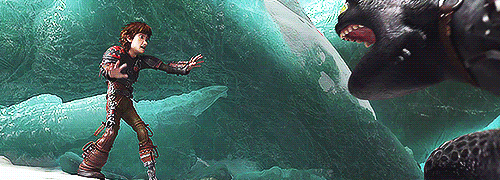 fankakm:  Stoick saves Hiccup 