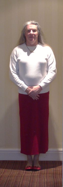 Contrast for Tuesday, avoiding black. Red skirt &amp; ballet flats nude,Silkies tights, white sw