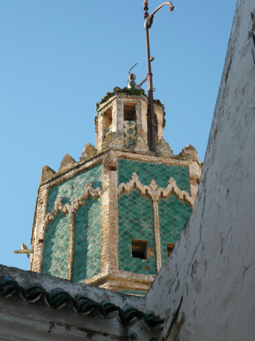 ae5alid: Old mosque, Morocco