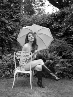 dailyactress:Jane Leeves – b&w proper