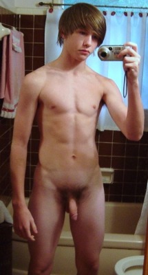 countryboy37166:  A beautiful soft dick an body