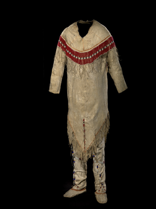 Gwich'in (Kutchin)Man&rsquo;s outfit1860-1890Alaska; USAMedia/Materials:Caribou hide/skin, glass